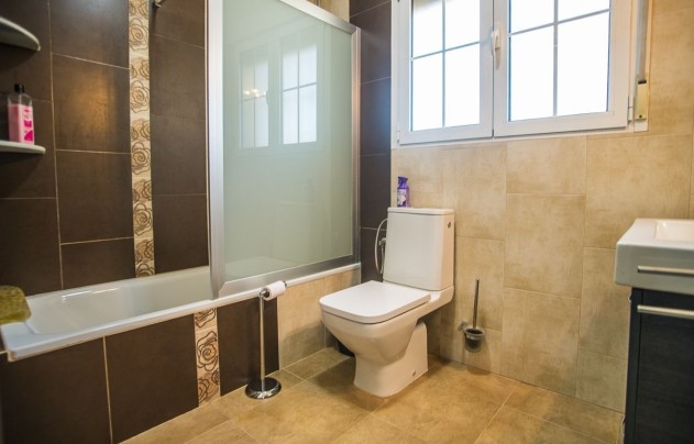 Resale - Villa - Catral