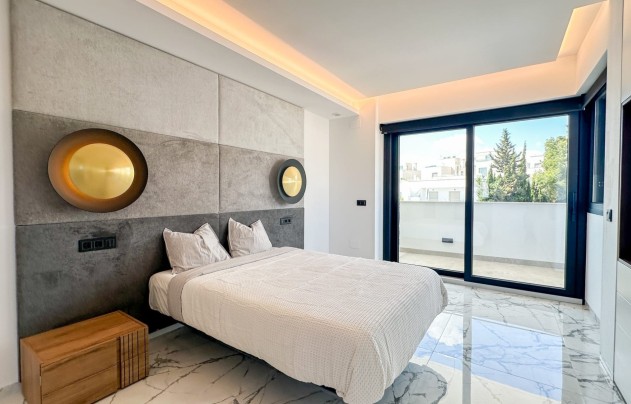 Resale - Villa - Orihuela Costa - Villamartín