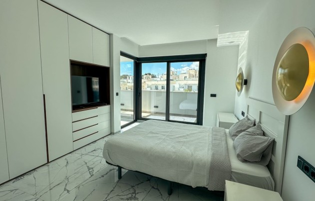 Resale - Villa - Orihuela Costa - Villamartín