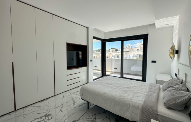 Resale - Villa - Orihuela Costa - Villamartín