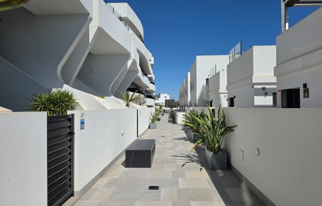 Herverkoop - Villa - Guardamar del Segura - Urbanizaciones