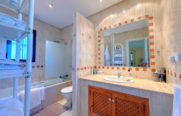 Resale - Villa - Orihuela Costa - Los Dolses