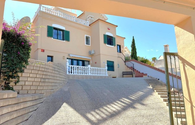 Resale - Villa - Orihuela Costa - Los Dolses