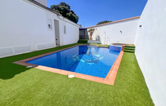 Revente - Villa - Torrevieja - Los Balcones