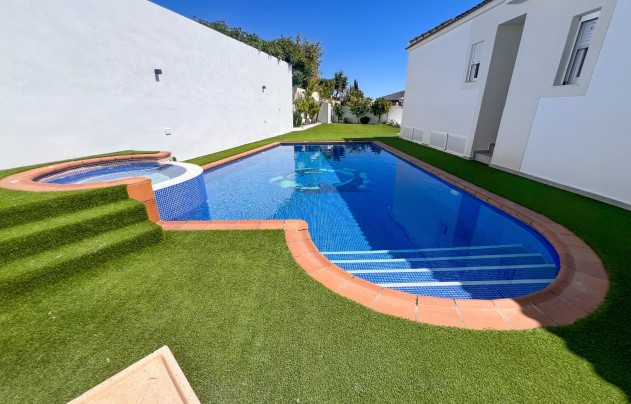 Revente - Villa - Torrevieja - Los Balcones