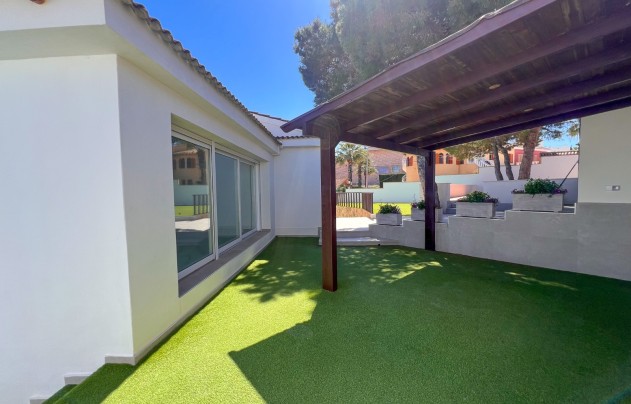 Revente - Villa - Torrevieja - Los Balcones