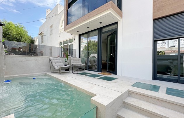 Resale - Townhouse / Terraced House - Torrevieja - Aguas Nuevas
