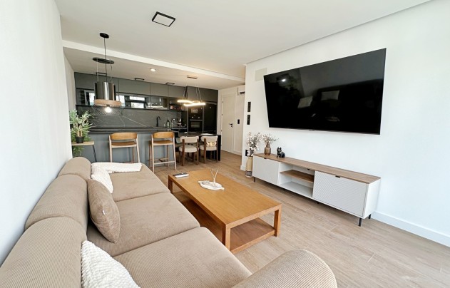 Resale - Townhouse / Terraced House - Torrevieja - Aguas Nuevas