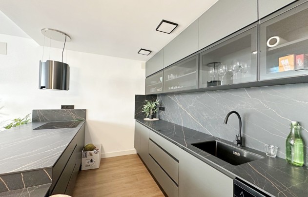 Resale - Townhouse / Terraced House - Torrevieja - Aguas Nuevas