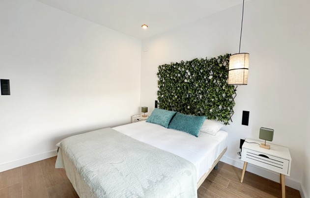 Resale - Townhouse / Terraced House - Torrevieja - Aguas Nuevas