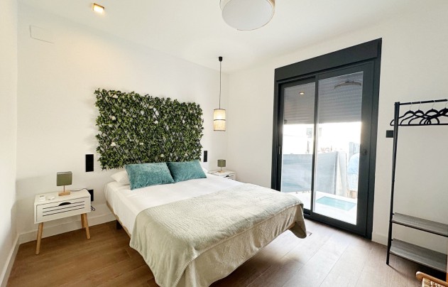 Resale - Townhouse / Terraced House - Torrevieja - Aguas Nuevas