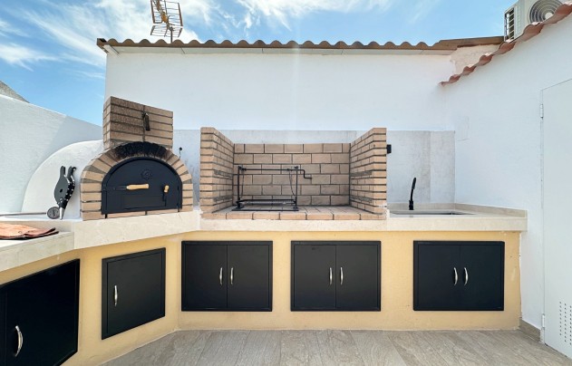 Resale - Townhouse / Terraced House - Torrevieja - Aguas Nuevas