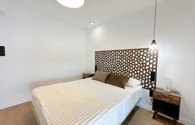 Resale - Townhouse / Terraced House - Torrevieja - Aguas Nuevas