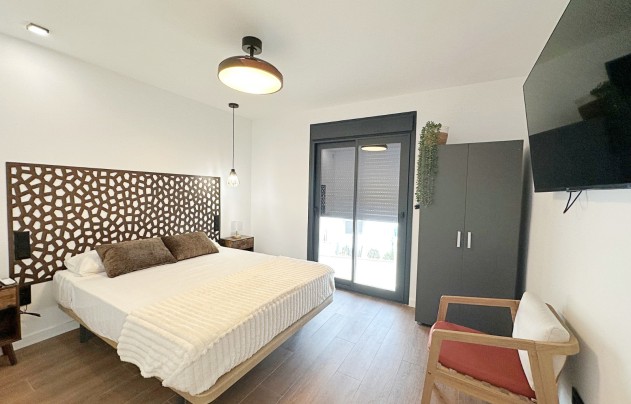 Resale - Townhouse / Terraced House - Torrevieja - Aguas Nuevas
