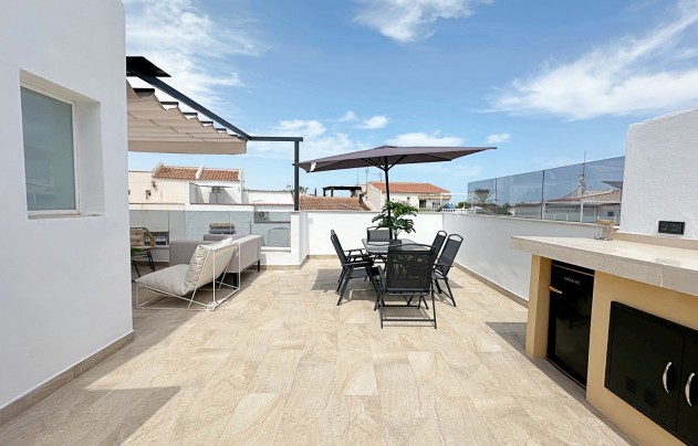 Resale - Townhouse / Terraced House - Torrevieja - Aguas Nuevas