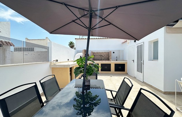 Resale - Townhouse / Terraced House - Torrevieja - Aguas Nuevas