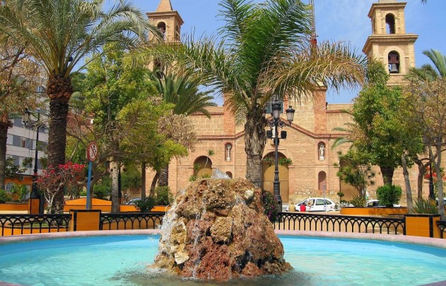 Resale - Townhouse / Terraced House - Torrevieja - Aguas Nuevas