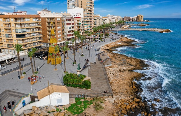 Resale - Townhouse / Terraced House - Torrevieja - Aguas Nuevas