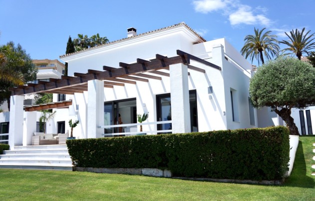 Resale - Villa - Marbella - Nueva Andalucía