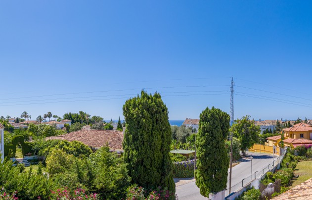 Resale - Villa - Marbella