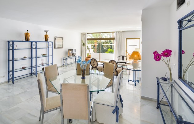 Resale - Apartment - Marbella - Puerto Banús