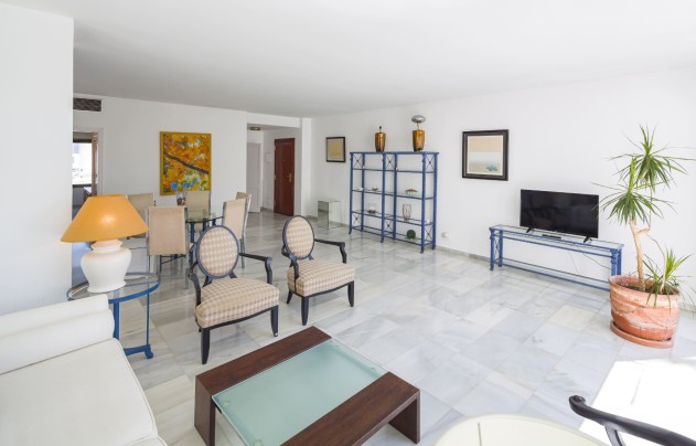 Resale - Apartment - Marbella - Puerto Banús