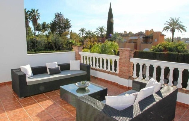 Resale - Villa - Marbella - Nueva Andalucía