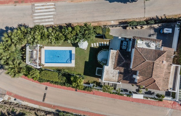 Resale - Villa - Marbella - Nueva Andalucía