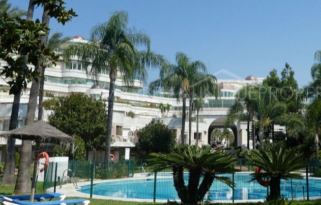 Resale - Apartment - Marbella - Puerto Banús