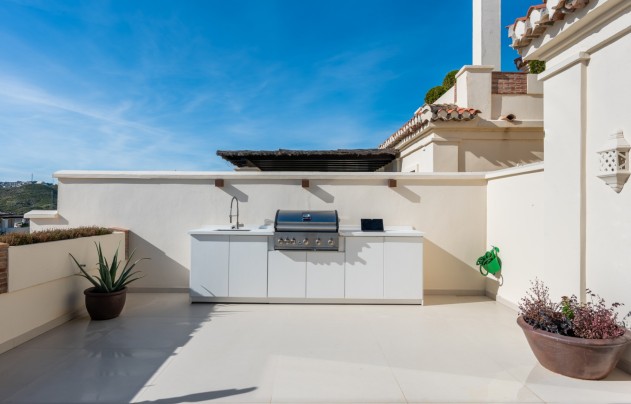 Resale - Apartment - Benahavis