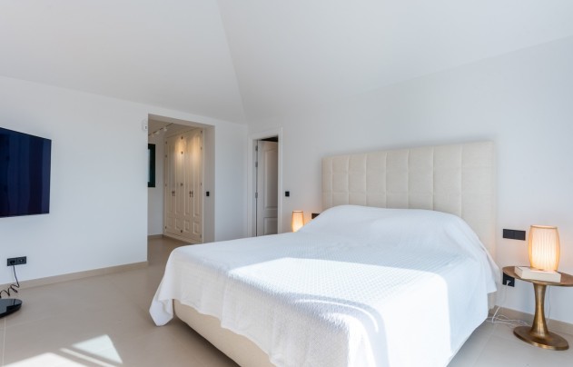 Resale - Apartment - Benahavis