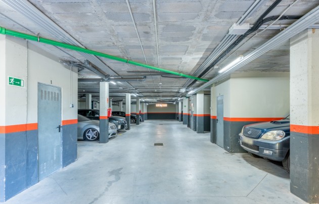 Resale - Apartment - Benahavis