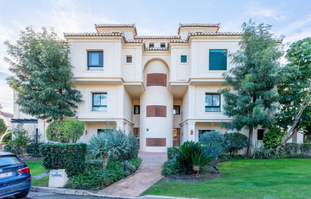 Resale - Apartment - Benahavis