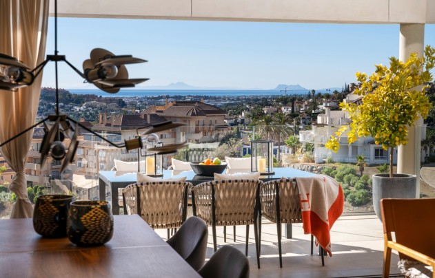 Resale - Apartment - Marbella - Nueva Andalucía