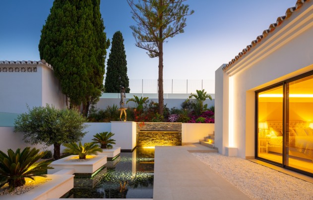 Resale - Villa - Marbella - Nueva Andalucía