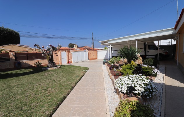 Resale - Villa - Torrevieja - Chaparral