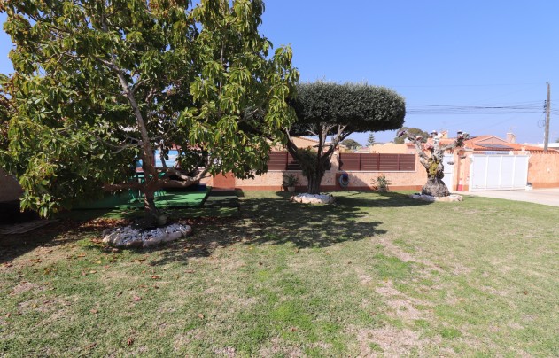 Resale - Villa - Torrevieja - Chaparral