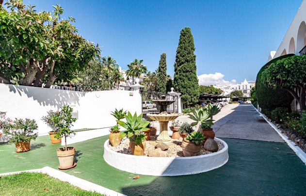 Resale - Apartment - Marbella - Nueva Andalucía