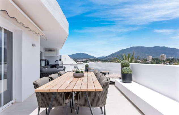 Resale - Apartment - Marbella - Nueva Andalucía