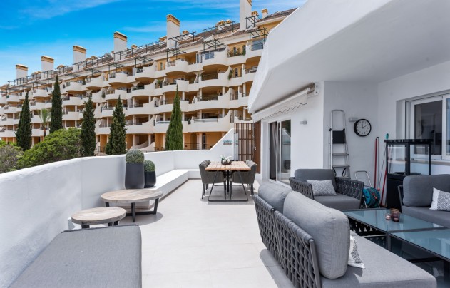 Resale - Apartment - Marbella - Nueva Andalucía