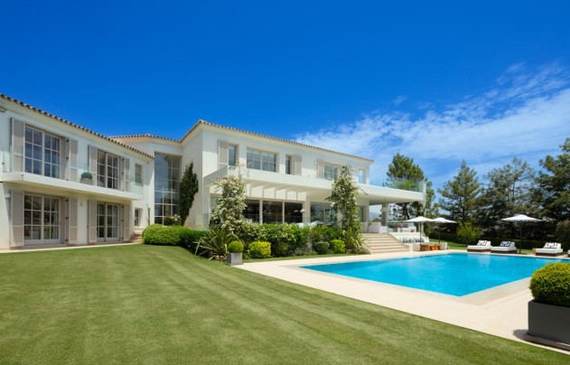 Resale - Villa - Marbella - Nueva Andalucía