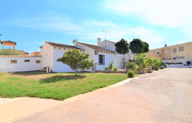 Resale - Villa - Orihuela Costa - Villamartín