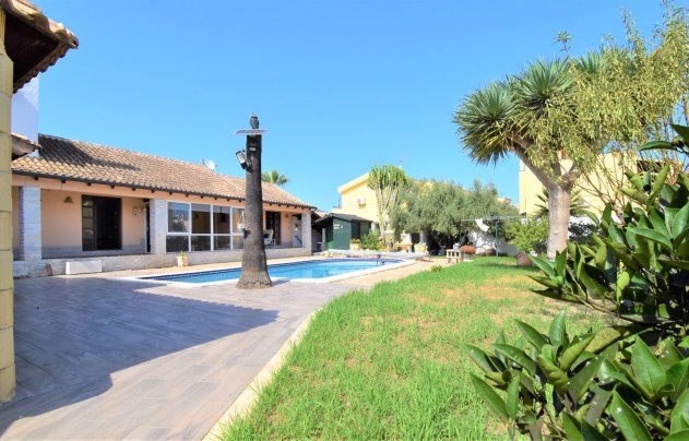 Resale - Villa - Orihuela Costa - Villamartín