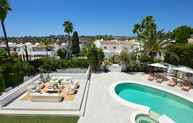 Resale - Villa - Marbella - Nueva Andalucía