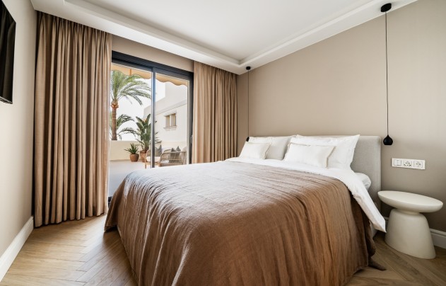 Revente - Villa - Marbella - Nueva Andalucía