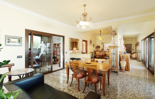 Resale - Villa - Torrevieja - La Mata