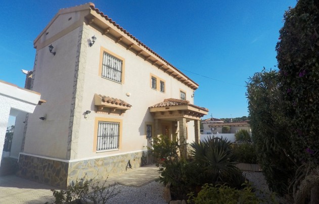 Resale - Villa - San Miguel de Salinas - Las Comunicaciones