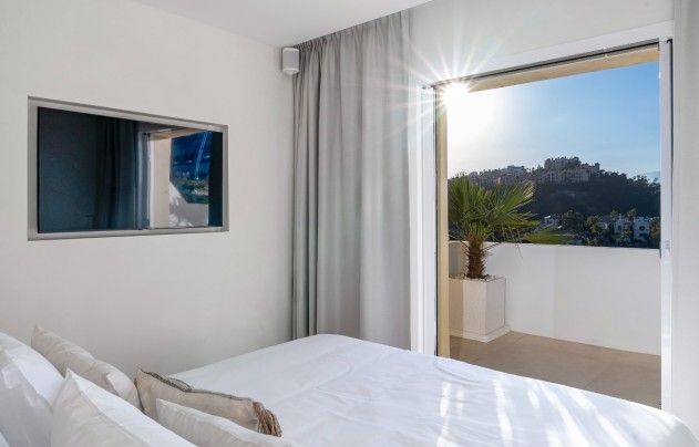 Herverkoop - Apartment - Benahavis - La Quinta