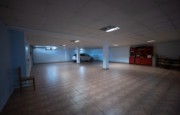 Resale - Villa - Avileses