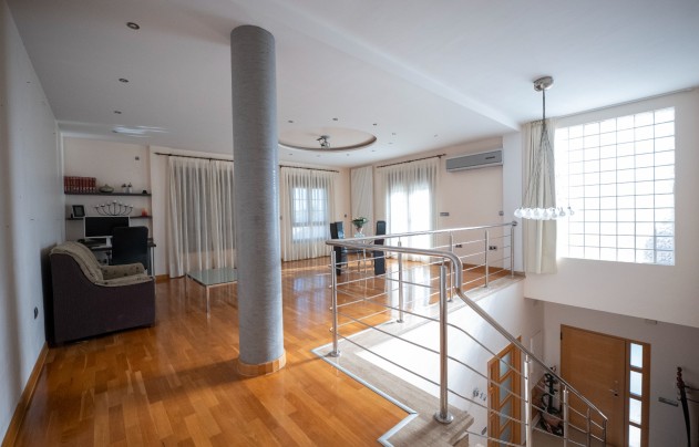 Resale - Villa - Avileses